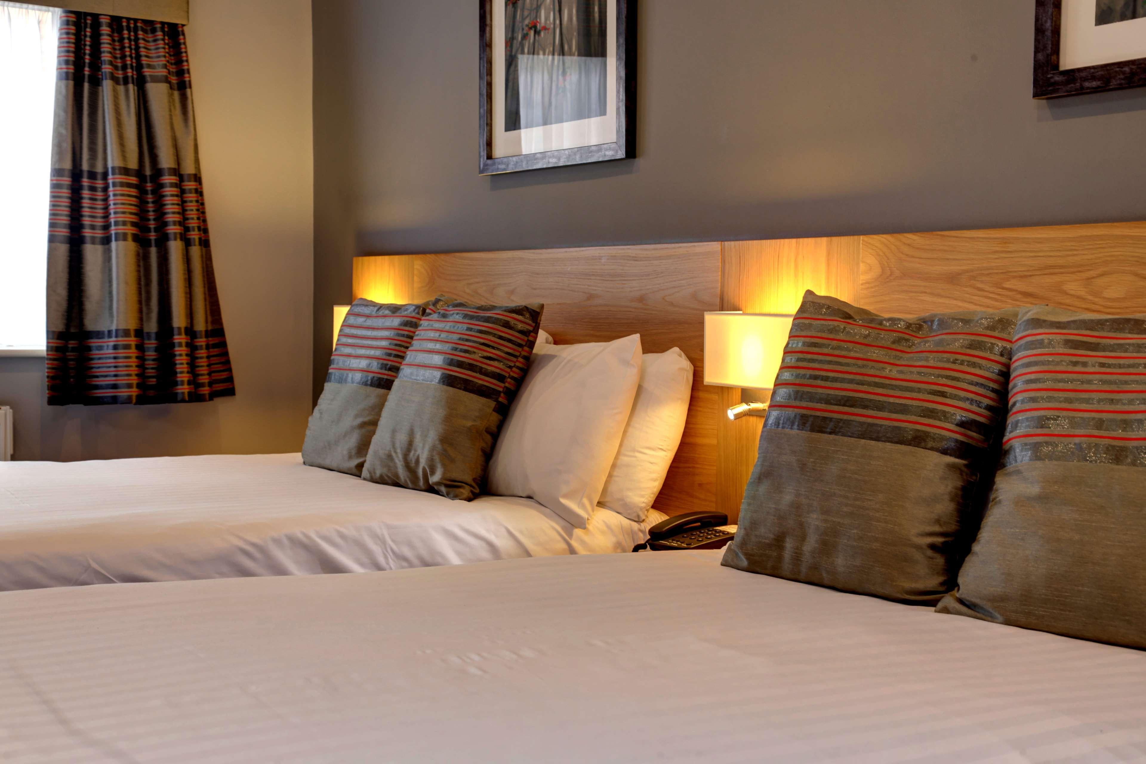 Linton A Bw Signature Collection 3* Oxford